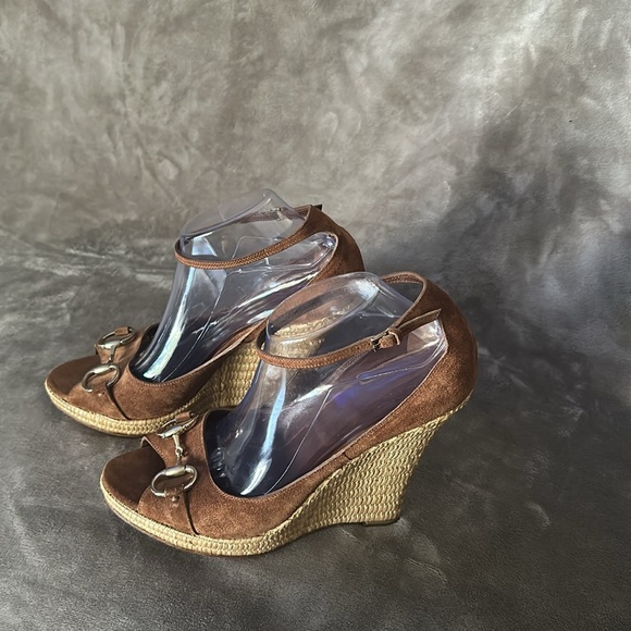 Elegant Brown Authentic Gucci Horsebit sandals with Ankle Strap - Picture 4 of 12